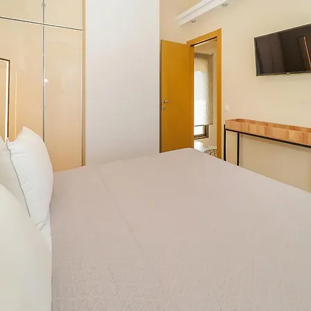 Vila Luxurious 4-bedroom With Private Pool In Kassandra, Halkidiki *