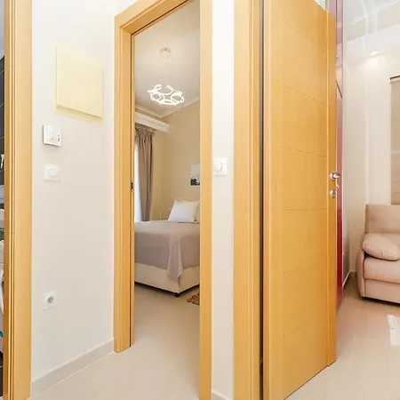Vila Luxurious 4-bedroom With Private Pool In Kassandra, Halkidiki *