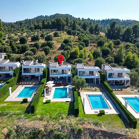 Luxurious 4-bedroom With Private Pool In Kassandra, Halkidiki Villa