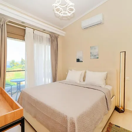 Luxurious 4-bedroom With Private Pool In Kassandra, Halkidiki Villa *