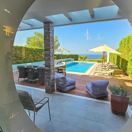 Luxurious 4-bedroom With Private Pool In Kassandra, Halkidiki Villa