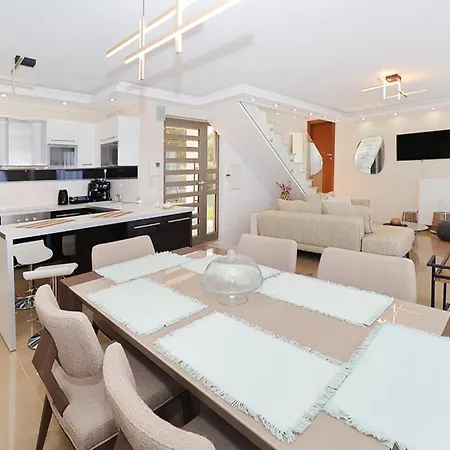 Villa Luxurious 4-bedroom With Private Pool In Kassandra, Halkidiki Paliouri